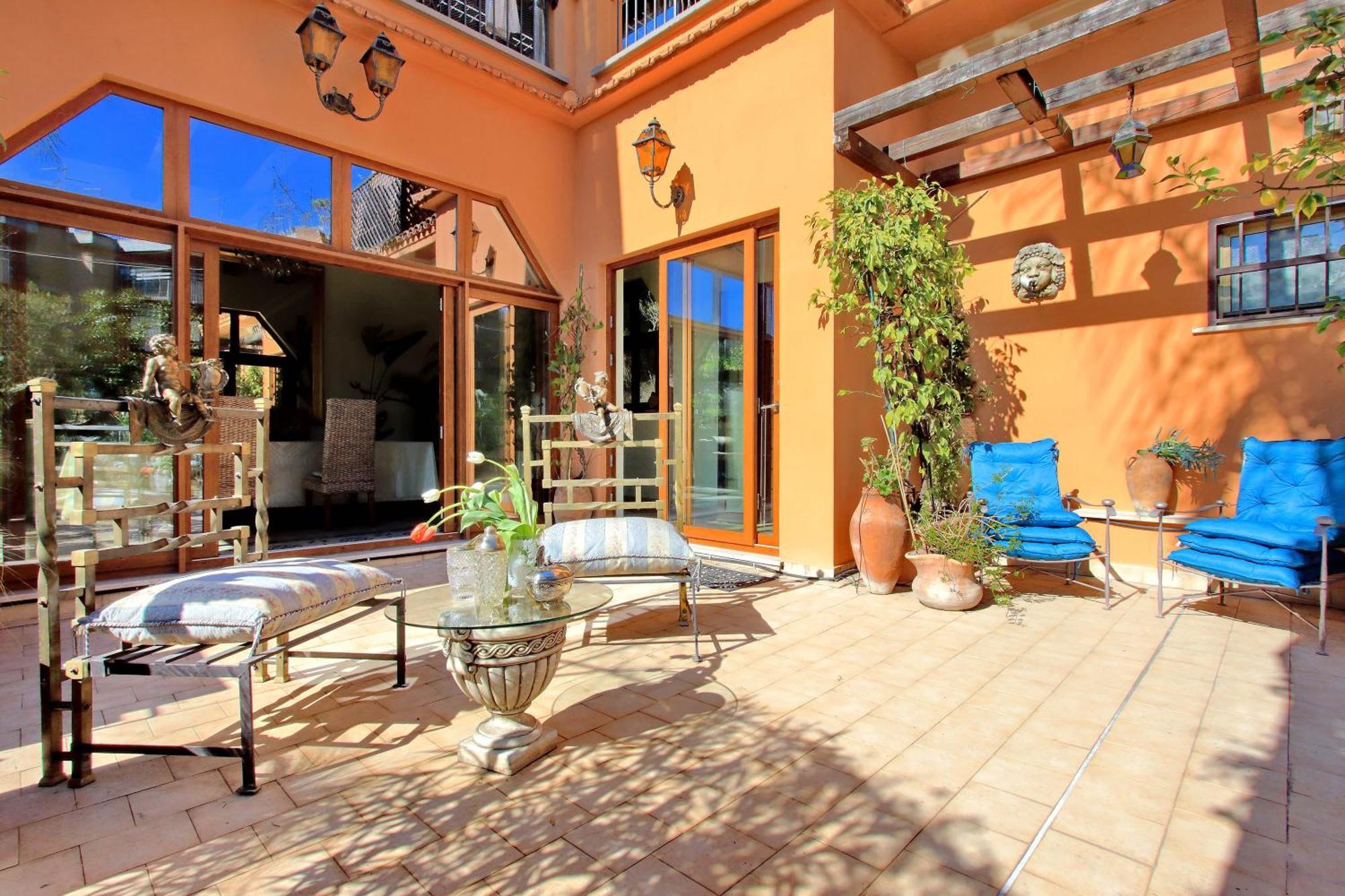 Luxury Trastevere Terrace Apartment Rom