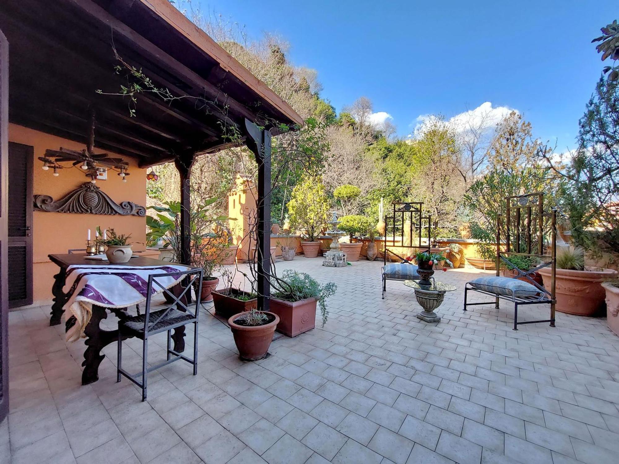 Luxury Trastevere Terrace Apartment Rom